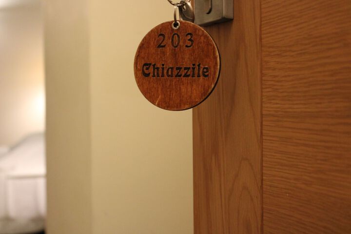 Room 12 of 48