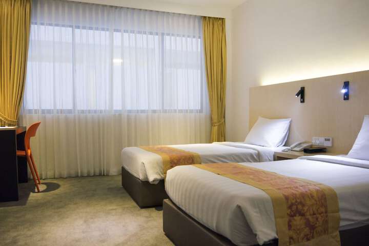 Room 27 of 114