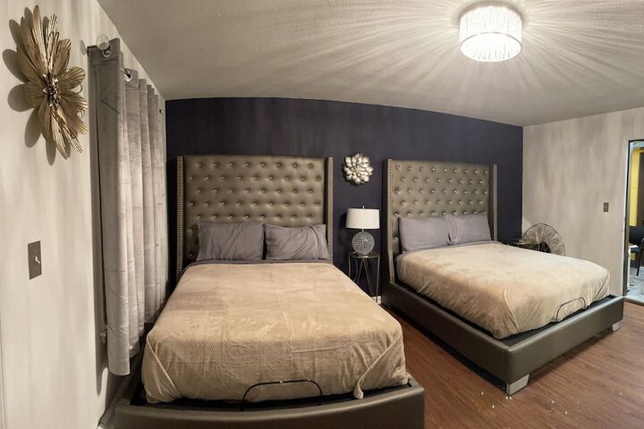 Room 2 of 20
