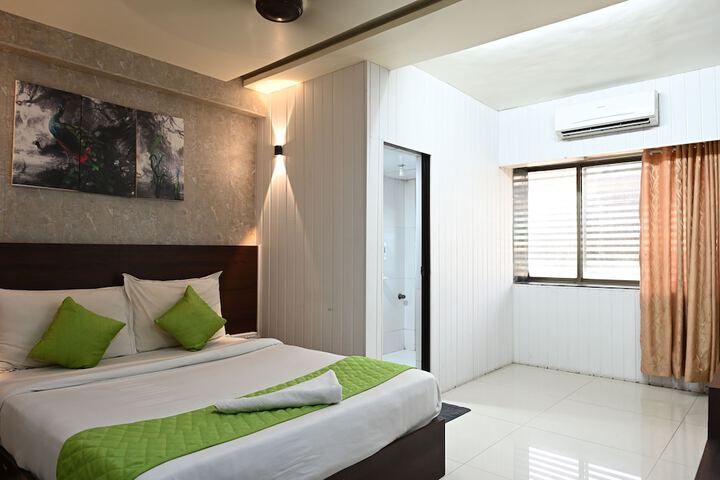 Room 53 of 78