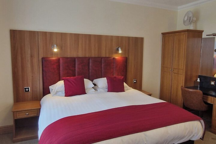 Room 25 of 43