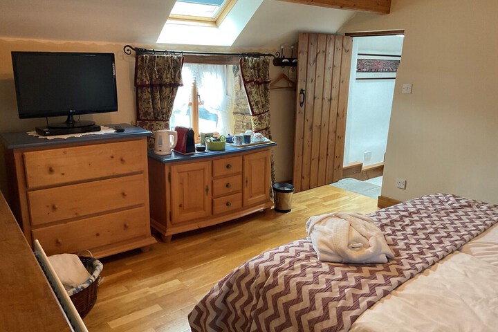Room 11 of 25