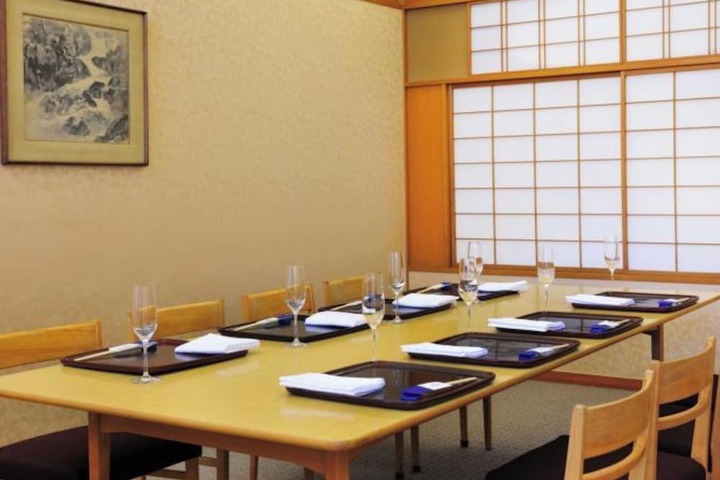 Dining 145 of 239