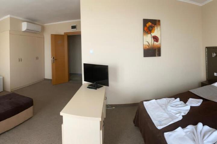 Room 35 of 99