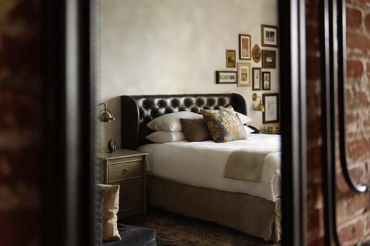 Room 5 of 43