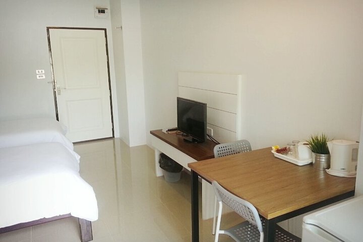 Room 6 of 32