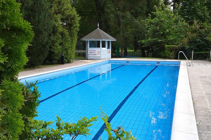 Hotel with Pool