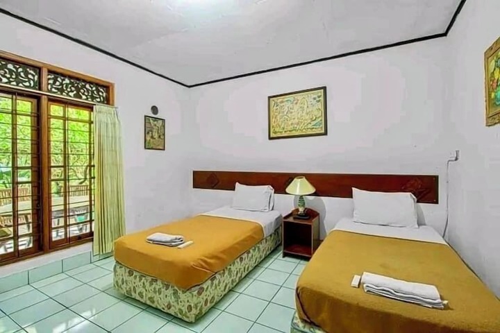 Room 2 of 6