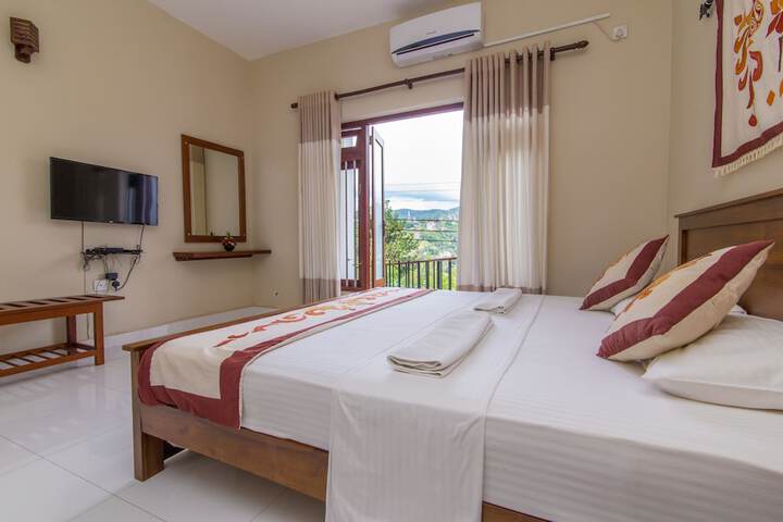 Room 16 of 38