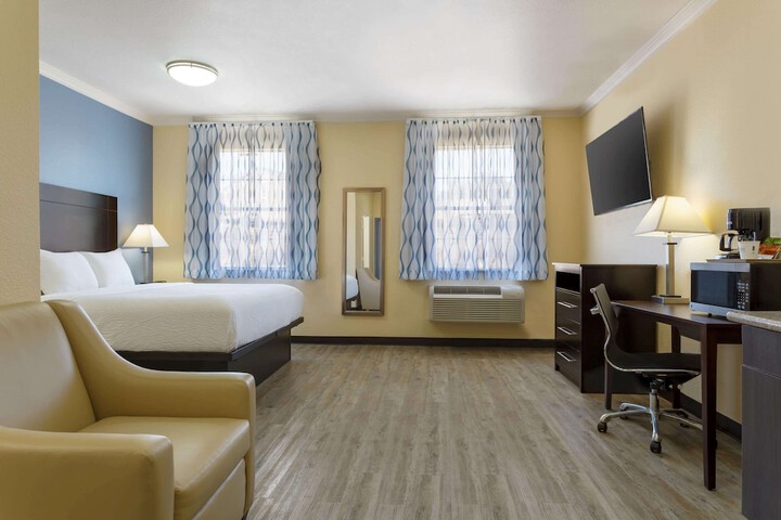 1 King Bed (20 of 20)