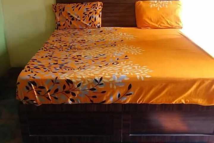 Room 9 of 27
