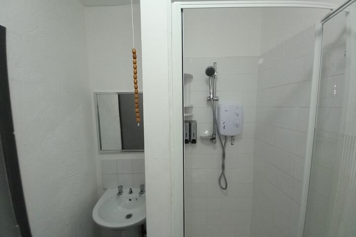 Room 83 of 114
