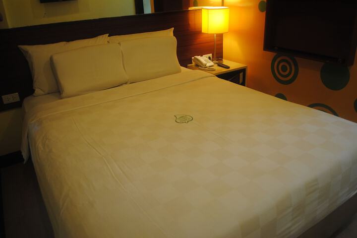 Room 26 of 108