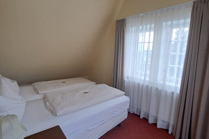 Room 41 of 90