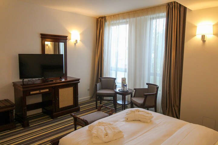 Room 13 of 54