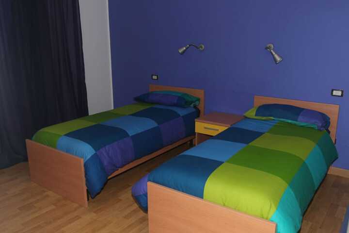 Room 6 of 61