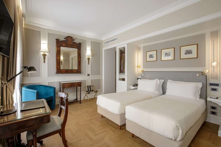 Room 43 of 98
