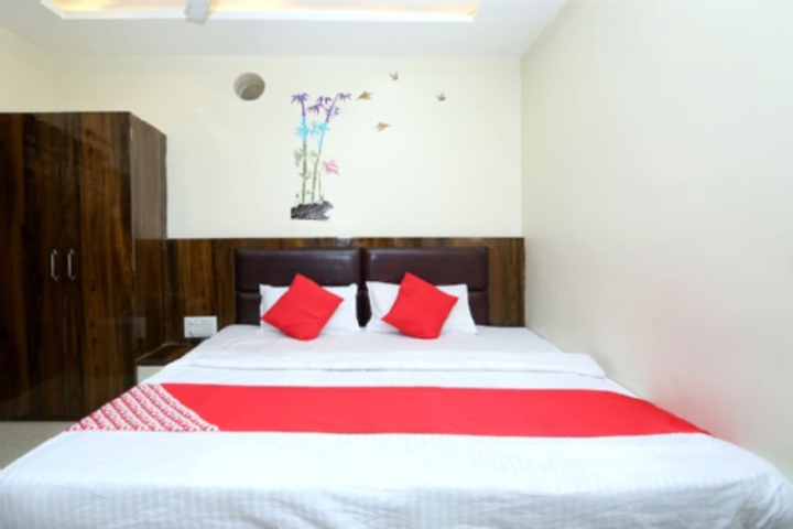 Room 203 of 407