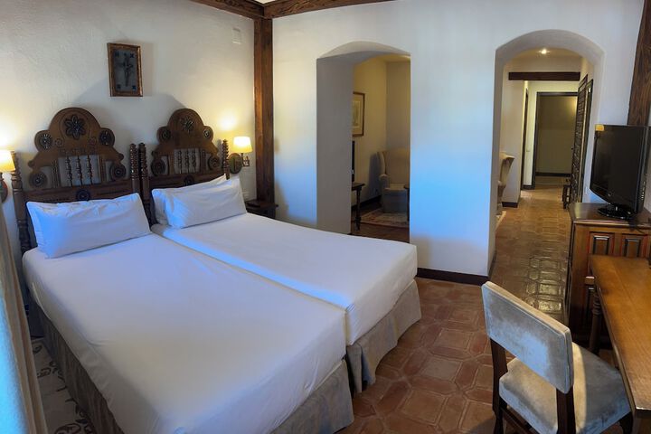 Room 3 of 49