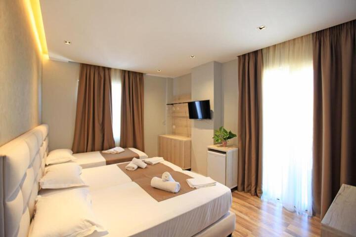 Room 100 of 143