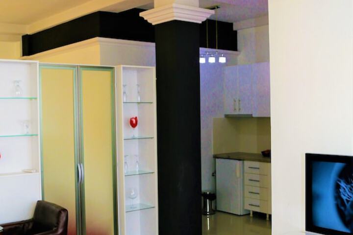 Room 16 of 84