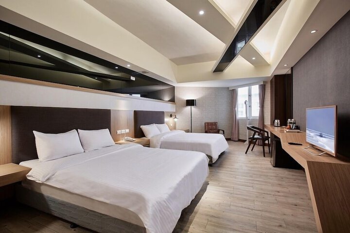 Room 9 of 49