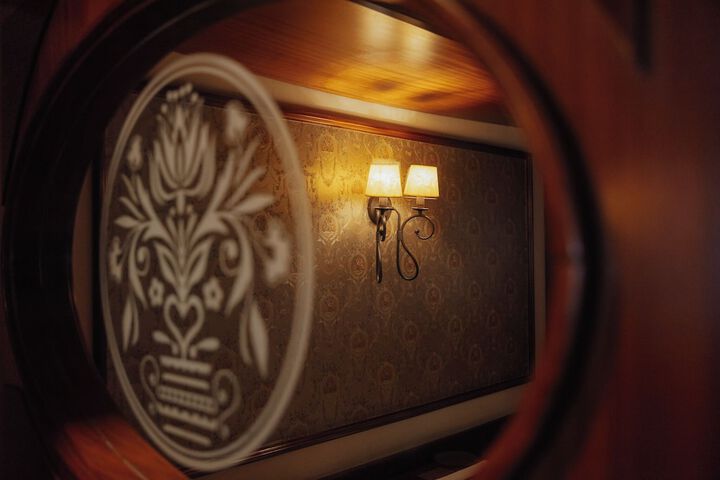 Lounge 63 of 72