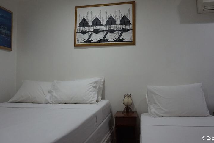 Room 30 of 83