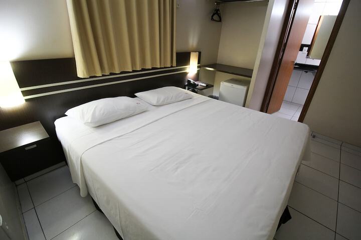 Room 68 of 183