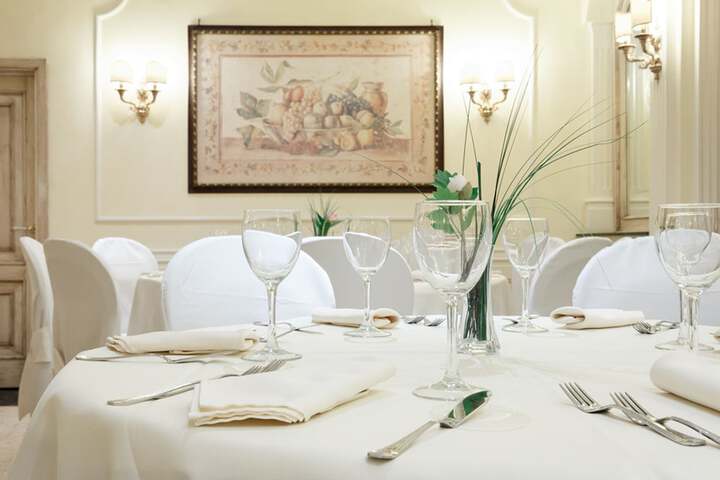 Dining 52 of 94