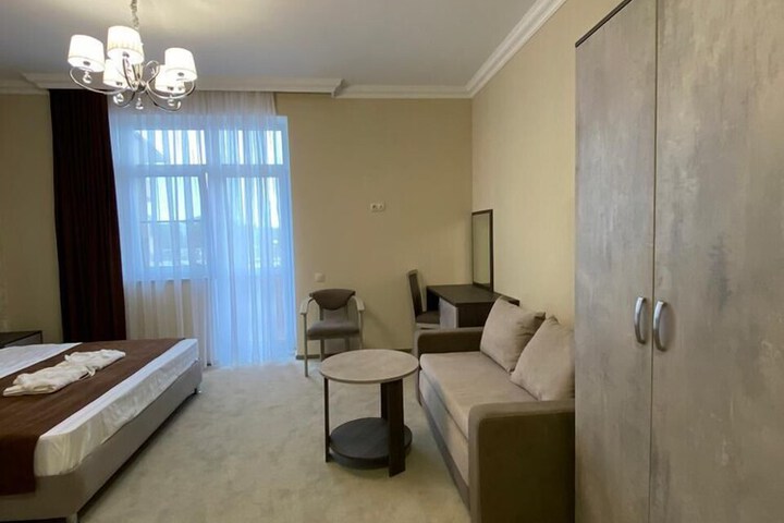 Room 11 of 29