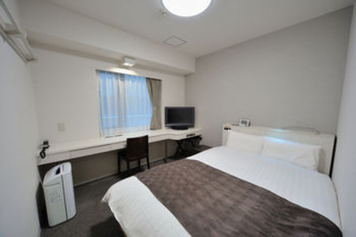 Room 10 of 38