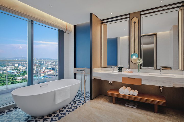 Room 45 of 118