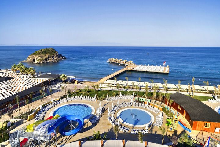 Pools & Facilities