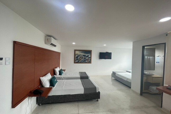Room 3 of 97