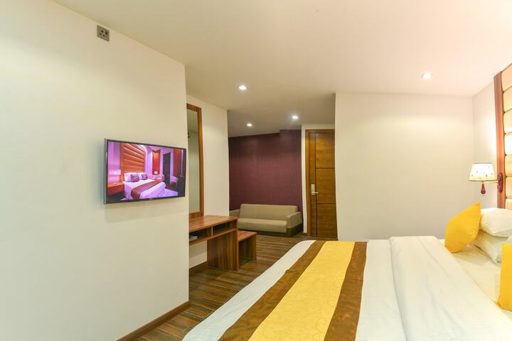 Room 25 of 74