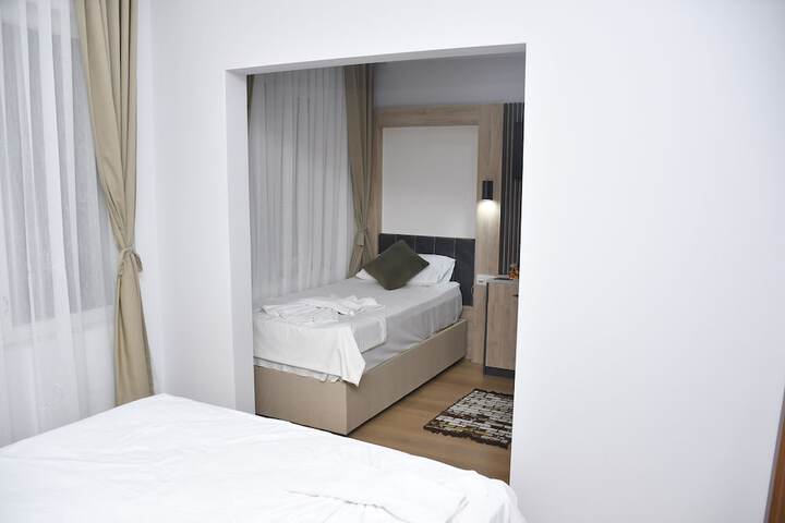 Room 5 of 28
