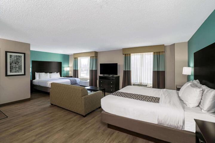 1 King Bed Executive Room (5 of 15)