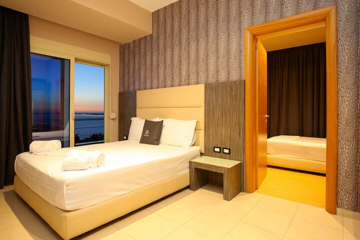 Room 73 of 218