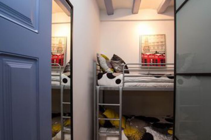 Room 53 of 140