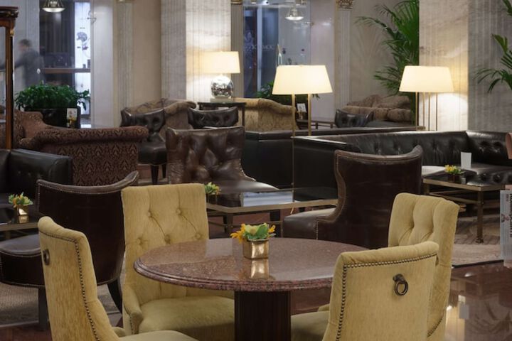 Entrance & Lobby