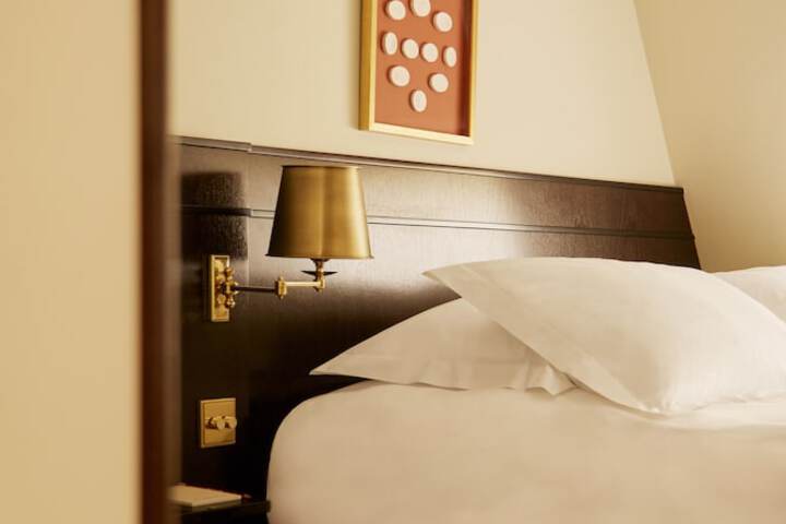 Room 10 of 36