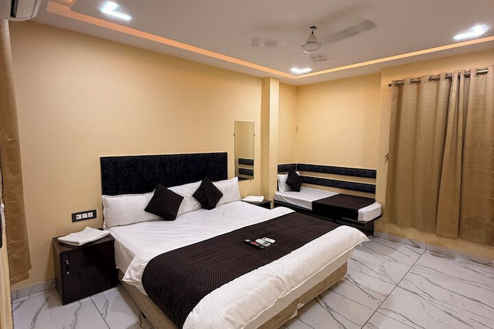 Room 18 of 25