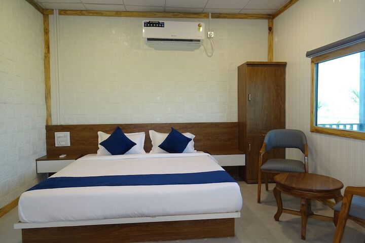 Room 9 of 35