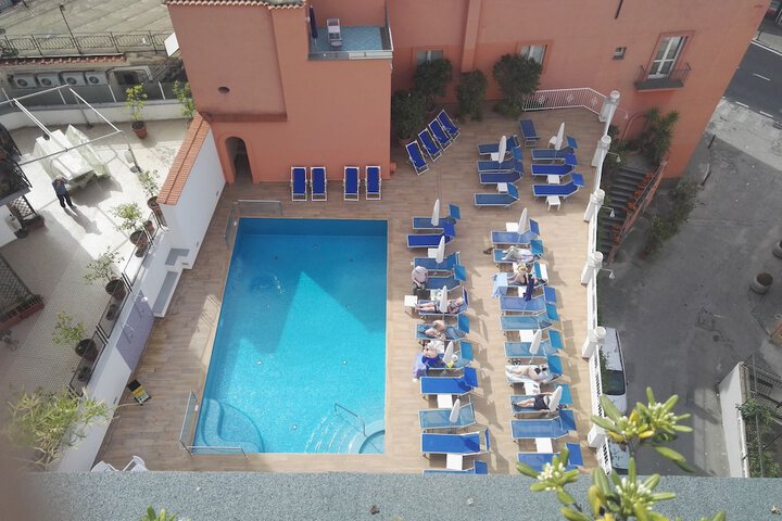 Pool 35 of 58
