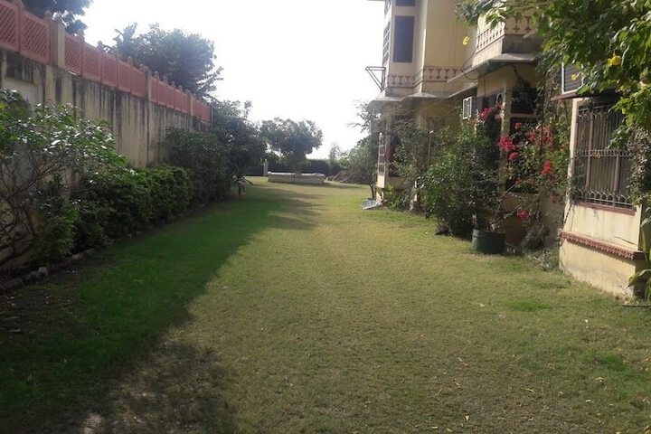 Hotel Exterior 102 of 105