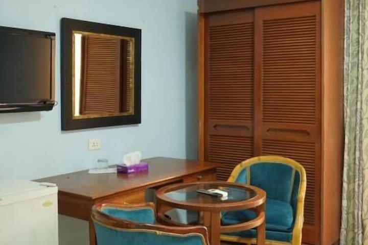 Room 11 of 49