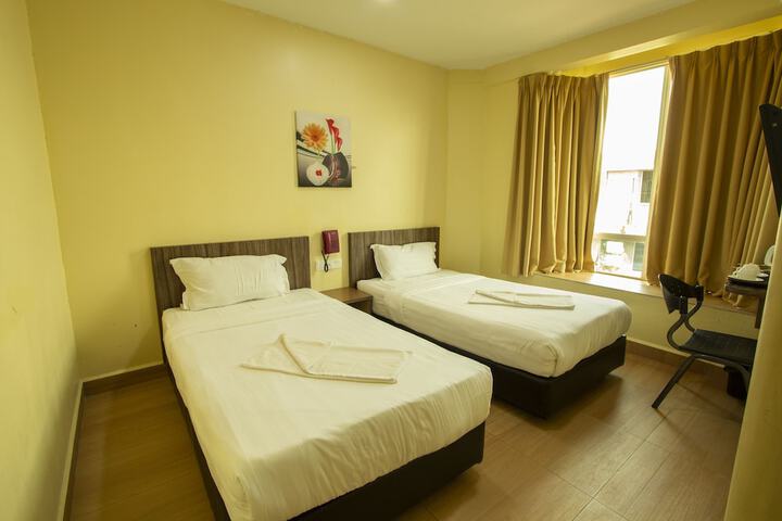 Room 6 of 14