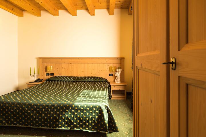 Room 7 of 46