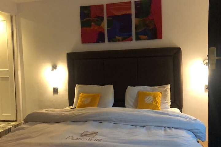 Room 13 of 25